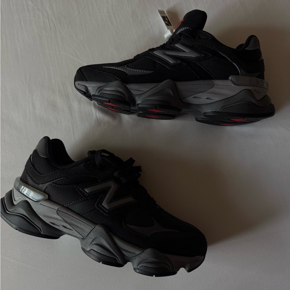 New Balance Men's Black and Dark Gray Sneakers - Picture 1 of 5